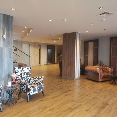 One Bedroom Apartment In Gated Complex バンスコ エクステリア 写真