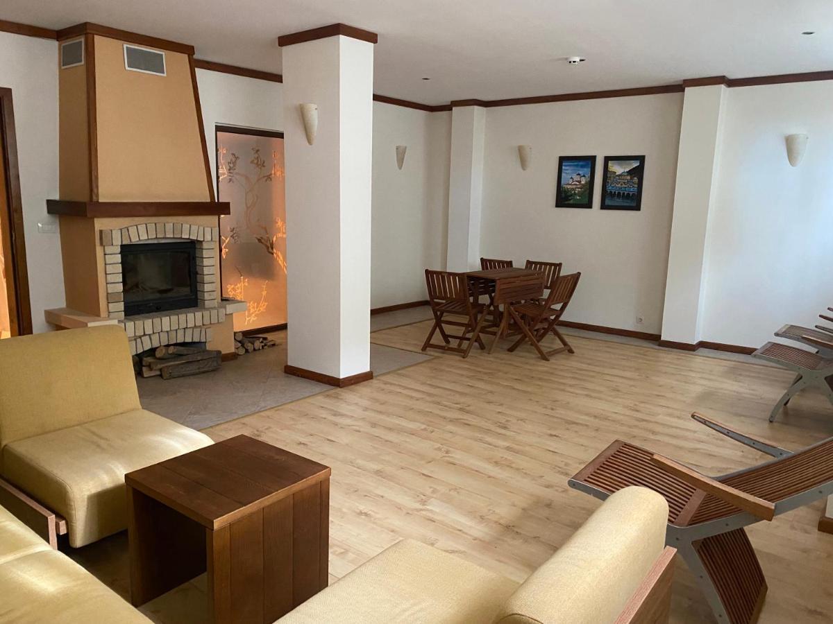 One Bedroom Apartment In Gated Complex バンスコ エクステリア 写真