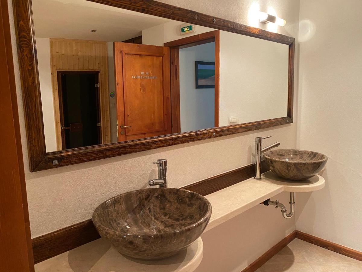 One Bedroom Apartment In Gated Complex バンスコ エクステリア 写真