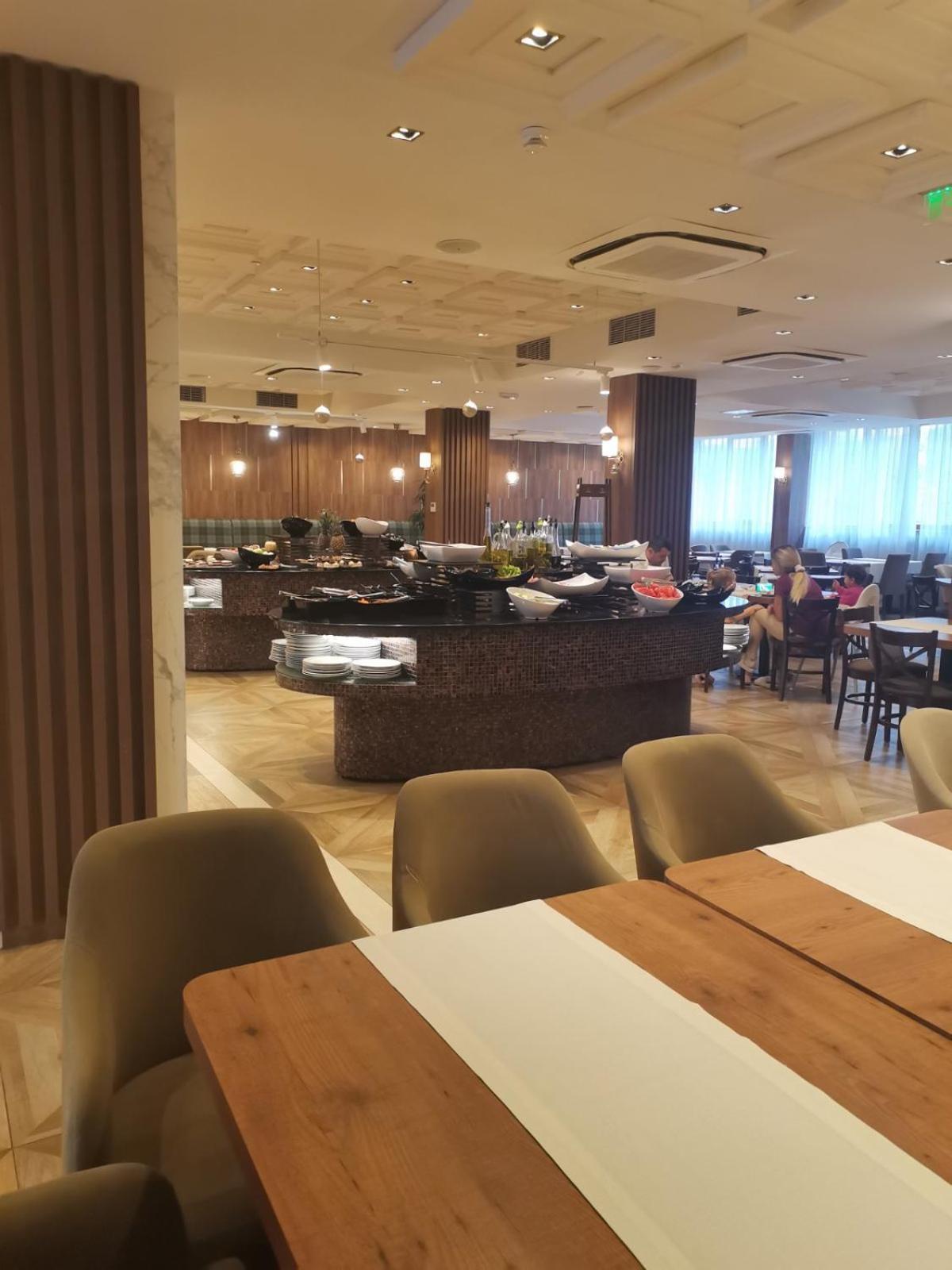 One Bedroom Apartment In Gated Complex バンスコ エクステリア 写真